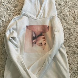 ariana grande shirt